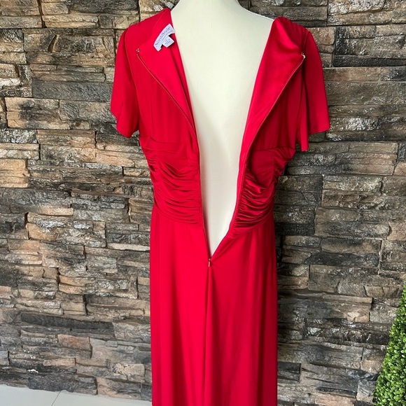 NorthStyle Red Wrap Midi Dress with Pleated V-Neck - Picture 9 of 9